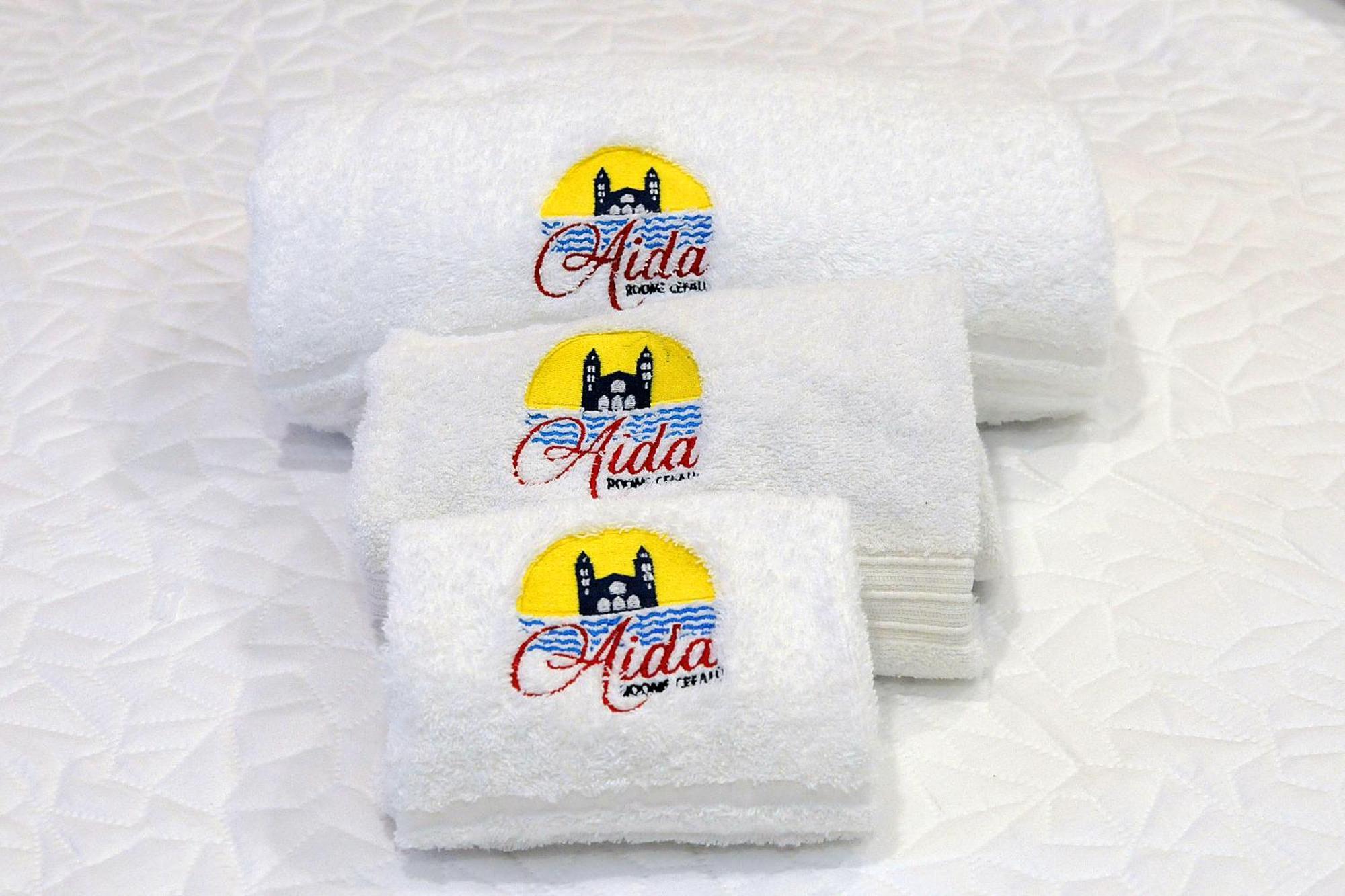 B&B Aida Rooms เชฟาลู ภายนอก รูปภาพ