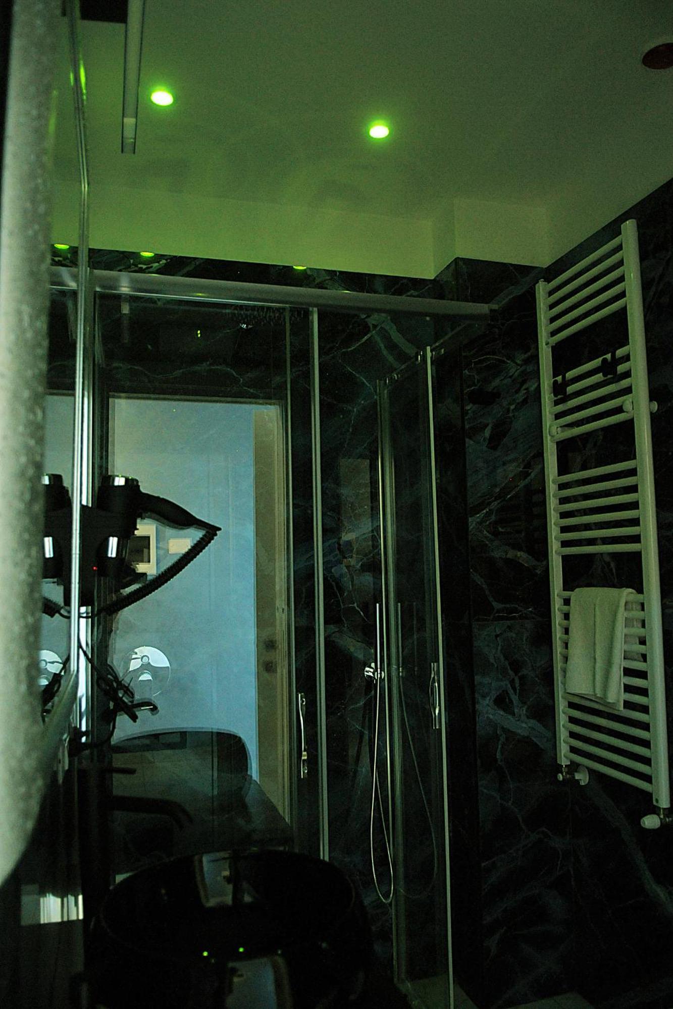 B&B Aida Rooms เชฟาลู ภายนอก รูปภาพ